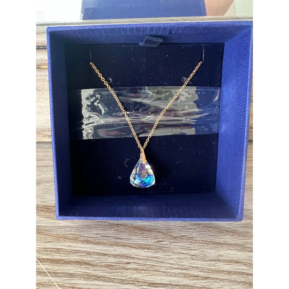 Swarovski Crystal Pendant Necklace with Gold Plated Chain